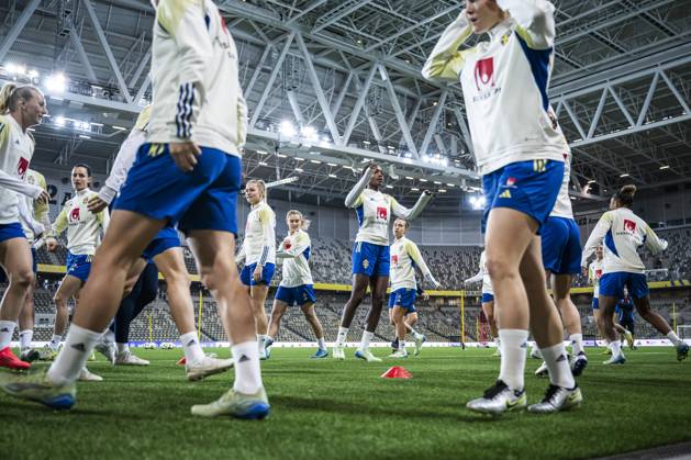 241202 Evelyn Ijeh of the Swedish women s national football team during a training session on December 2, 2024 in Stockholm. Photo: Maxim ThorÃ BILDBYRAN kod MT MT0701 fotboll football soccer fotball em-kval kval uefa womens EURO Qualifier, EM, Europameisterschaft qualifier träning practice training sverige sweden dam bbeng Copyright: MAXIMxTHORE BB241202MT020
