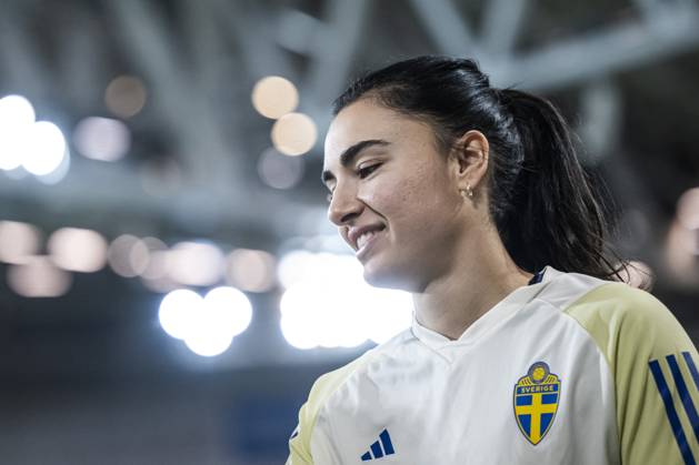 241202 Goalkeeper Zecira Musovic of the Swedish women s national football team during a training session on December 2, 2024 in Stockholm. Photo: Maxim Thorà BILDBYRAN kod MT MT0701 fotboll football soccer fotball em-kval kval uefa womens EURO Qualifier, EM, Europameisterschaft qualifier träning practice training sverige sweden dam bbeng Copyright: MAXIMxTHORE BB241202MT021