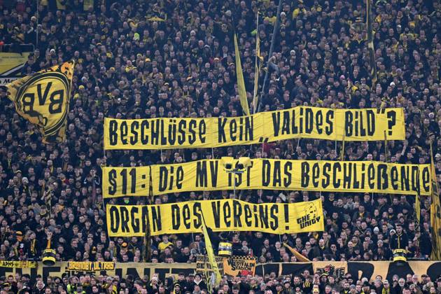 DORTMUND - Borussia Dortmund supporters during the Bundesliga match between Borussia Dortmund and FC Bayern Munich at the Signal Iduna Park on Nov. 30, 2024 in Dortmund, Germany. ANP Hollandse Hoogte Bundesliga 2024 25 xVIxANPxSportx xGerritxvanxKeulenxIVx 514767945 originalFilename: 514767945