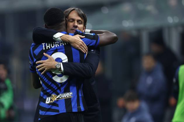 Serie A Fc Internazionale - Parma Calcio Marcus Thuram of Fc Internazionale celebrates with Simone Inzaghi, head coach of Fc Internazionale after scoring a goal during the Serie A match beetween Fc Internazionale and Parma Calcio at Stadio Giuseppe Meazza on December 6, 2024 in Milan Italy . Milano Stadio Giuseppe Meazza Italy Copyright: xMarcoxCanonierox