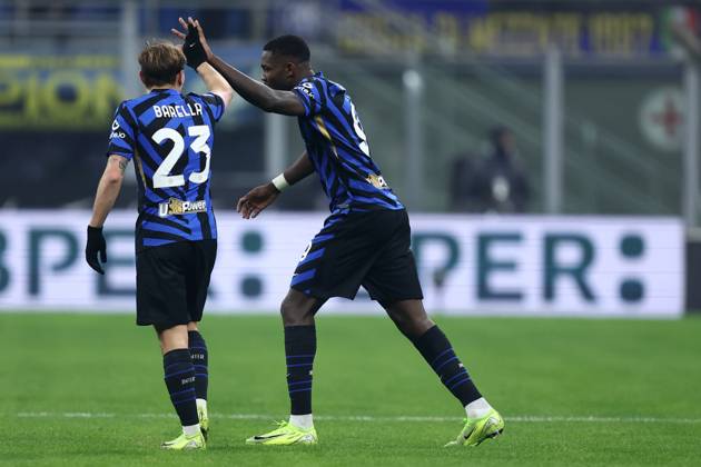 Serie A Fc Internazionale - Parma Calcio Marcus Thuram of Fc Internazionale celebrates with his team mate Nicolo Barella of Fc Internazionale after scoring a goal during the Serie A match beetween Fc Internazionale and Parma Calcio at Stadio Giuseppe Meazza on December 6, 2024 in Milan Italy . Milano Stadio Giuseppe Meazza Italy Copyright: xMarcoxCanonierox