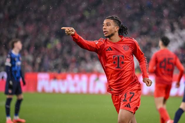 Michael Olise (FC Bayern Muenchen) gestikuliert, gestik waehrend des Spiels der 1. Bundesliga zwischen FC Bayern München und 1. FC Heidenheim 1846, Allianz Arena am 07. December 2024 in München, Deutschland. (Foto von Harry Langer DeFodi Images) +++ Michael Olise (FC Bayern Muenchen) gestures during the Bundesliga match between FC Bayern München and 1. FC Heidenheim 1846 at Allianz Arena on December 7, 2024 in Munich, Germany. (Photo by Harry Langer DeFodi Images) DFL regulations prohibit any use of photographs as image sequences and or quasi-video. Defodi-541_FCBFCH20241207_035