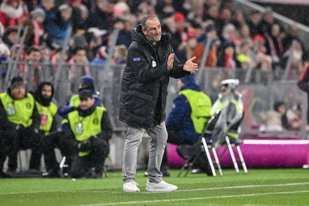 Trainer Frank Schmidt (1.FC Heidenheim) gestikuliert, gestik waehrend des Spiels der 1. Bundesliga zwischen FC Bayern München und 1. FC Heidenheim 1846, Allianz Arena am 07. December 2024 in München, Deutschland. (Foto von Harry Langer DeFodi Images) +++ Trainer Frank Schmidt (1.FC Heidenheim) gestures during the Bundesliga match between FC Bayern München and 1. FC Heidenheim 1846 at Allianz Arena on December 7, 2024 in Munich, Germany. (Photo by Harry Langer DeFodi Images) DFL regulations prohibit any use of photographs as image sequences and or quasi-video. Defodi-541_FCBFCH20241207_102