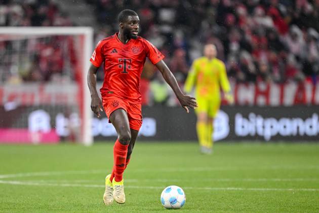 Dayot Upamecano (FC Bayern Muenchen) in Aktion, am Ball, Einzelaktion waehrend des Spiels der 1. Bundesliga zwischen FC Bayern München und 1. FC Heidenheim 1846, Allianz Arena am 07. December 2024 in München, Deutschland. (Foto von Harry Langer DeFodi Images) +++ Dayot Upamecano (FC Bayern Muenchen) controls the Ball during the Bundesliga match between FC Bayern München and 1. FC Heidenheim 1846 at Allianz Arena on December 7, 2024 in Munich, Germany. (Photo by Harry Langer DeFodi Images) DFL regulations prohibit any use of photographs as image sequences and or quasi-video. Defodi-541_FCBFCH20241207_229