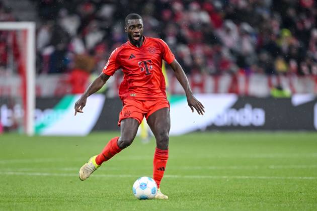 Dayot Upamecano (FC Bayern Muenchen) in Aktion, am Ball, Einzelaktion waehrend des Spiels der 1. Bundesliga zwischen FC Bayern München und 1. FC Heidenheim 1846, Allianz Arena am 07. December 2024 in München, Deutschland. (Foto von Harry Langer DeFodi Images) +++ Dayot Upamecano (FC Bayern Muenchen) controls the Ball during the Bundesliga match between FC Bayern München and 1. FC Heidenheim 1846 at Allianz Arena on December 7, 2024 in Munich, Germany. (Photo by Harry Langer DeFodi Images) DFL regulations prohibit any use of photographs as image sequences and or quasi-video. Defodi-541_FCBFCH20241207_230