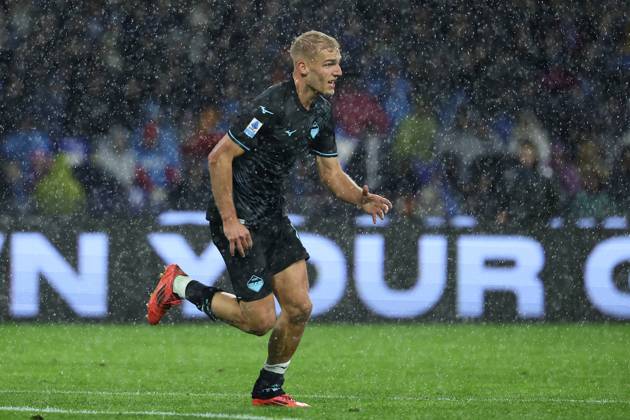 Gustav Isaksen of SS Lazio celebrates after scoring the goal of 0-1 during the Serie A football match between SSC Napoli and SS Lazio at Diego Armando Maradona stadium in Napoli (Italy), December 8, 2024. cesarexpurini