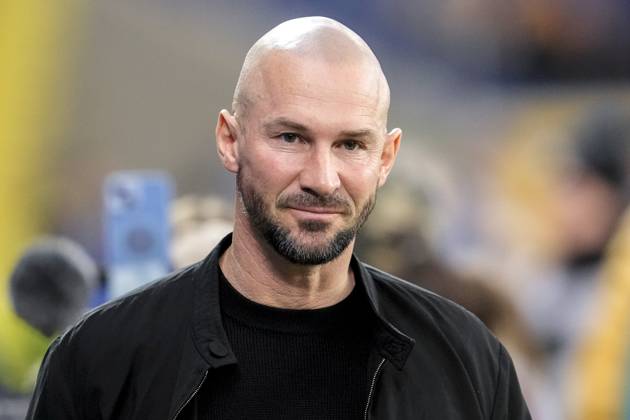 Christian Ilzer (Trainer, Cheftrainer, Hoffenheim), Einzelbild, Einzelfoto, Aktion, Action, Porträt, Portrait, 08.12.2024, Sinsheim (Deutschland), Fussball, Bundesliga, TSG 1899 Hoffenheim - SC Freiburg, 08.12.2024, Sinsheim (Deutschland), Fussball, Bundesliga, TSG 1899 Hoffenheim - SC Freiburg, DFB DFL REGULATIONS PROHIBIT ANY USE OF PHOTOGRAPHS AS IMAGE SEQUENCES AND OR QUASI-VIDEO.