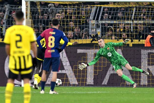 DORTMUND - Sehrou Guirassy of Borussia Dortmund makes the 1-1 during the UEFA Champions league match between Borussia Dortmund and FC Barcelona, Barca at Signal Iduna Park on Dec. 11, 2024 in Dortmund, Germany. ANP Hollandse Hoogte UEFA Champions League 2024 25 League phase 6 2024 25 xVIxANPxSportx xGerritxvanxKeulenxIVx 515491266 originalFilename: 515491266