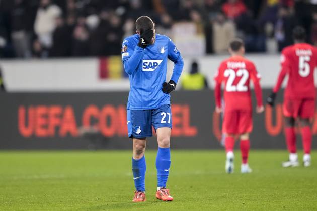 Andrej Kramaric (Hoffenheim, 27), Spieler der TSG 1899 Hoffenheim, enttäuscht über das Unentschieden, nur remis, Enttäuschung nach dem Schlusspfiff, Highlight, Punktverlust, Frustration, disappointed, pessimistisch, 12.12.2024, Sinsheim (Deutschland), Fussball, UEFA Europa League, Gruppenphase, TSG 1899 Hoffenheim - FCSB Bukarest, 12.12.2024, Sinsheim (Deutschland), Fussball, UEFA Europa League, Gruppenphase, TSG 1899 Hoffenheim - FCSB Bukarest, DFB DFL REGULATIONS PROHIBIT ANY USE OF PHOTOGRAPHS AS IMAGE SEQUENCES AND OR QUASI-VIDEO.