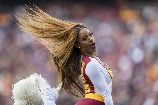 NFL, American Football Herren, USA 2018: Texans vs Redskins NOV 18 November 18, 2018: Washington Redskins cheerleaders perform during the second half of the NFL game between the Houston Texans and the Washington Redskins at FedExField in Landover, Maryland. Scott Taetsch CSM Landover MD USA EDITORIAL USE ONLY Copyright: xx ZUMA-20181118_zaf_c04_469.jpg ScottxTaetschx csmphototwo462945