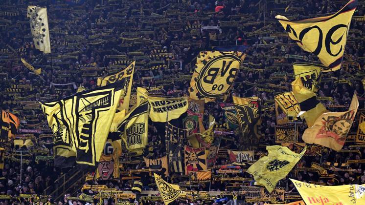 DORTMUND - Borussia Dortmund supporters during the UEFA Champions league match between Borussia Dortmund and FC Barcelona, Barca at the Signal Iduna Park on Dec. 11, 2024 in Dortmund, Germany. ANP Hollandse Hoogte UEFA Champions League 2024 25 League phase 6 2024 25 xVIxANPxSportx xGerritxvanxKeulenxIVx 515703573 originalFilename: 515703573