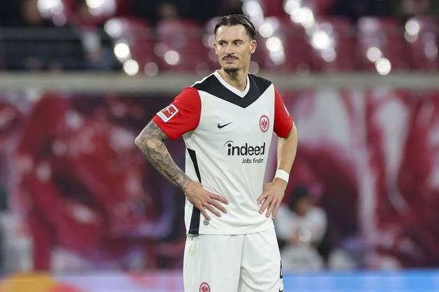 Robin Koch (Eintracht Frankfurt) schaut enttaeuscht, Bundesliga, RB Leipzig v Eintracht Frankfurt, Red Bull Arena am 15. December 2024 in Leipzig, Deutschland. (Foto von Marco Steinbrenner DeFodi Images) Robin Koch (Eintracht Frankfurt) looks dejected, Bundesliga, RB Leipzig v Eintracht Frankfurt, Red Bull Arena, December 15, 2024 in Leipzig, Germany. (Photo by Marco Steinbrenner DeFodi Images) DFL regulations prohibit any use of photographs as image sequences and or quasi-video. Defodi-700_leipzig_frank_20241215_128