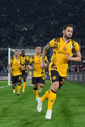 Inter Milan s Hakan Calhanoglu celebrates after scoring 0-1 during the Serie A EniLive soccer match between Lazio and Inter at the Rome s Olympic stadium, Italy - Monday December 16, 2024 - Soccer ( Photo by Alfredo Falcone LaPresse ) Copyright: xAlfredoxFalcone LaPressex