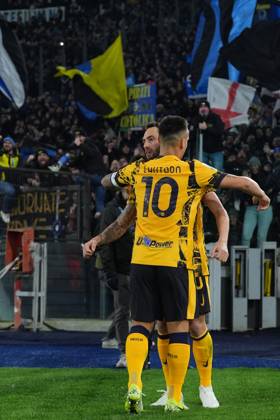 Inter Milan s Hakan Calhanoglu celebrates after scoring 0-1 during the Serie A EniLive soccer match between Lazio and Inter at the Rome s Olympic stadium, Italy - Monday December 16, 2024 - Soccer ( Photo by Alfredo Falcone LaPresse ) Copyright: xAlfredoxFalcone LaPressex
