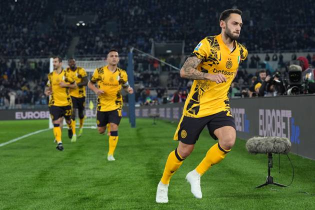 Inter Milan s Hakan Calhanoglu celebrates after scoring 0-1 during the Serie A EniLive soccer match between Lazio and Inter at the Rome s Olympic stadium, Italy - Monday December 16, 2024 - Soccer ( Photo by Alfredo Falcone LaPresse ) Copyright: xAlfredoxFalcone LaPressex