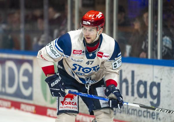 Alexander Karachun (Schwenninger Wild Wings, 47) Iserlohn Roosters - Schwenninger Wild Wings 18.12.2024, Eishockey, Eishockey Penny DEL, GER, Iserlohn, Balver Zinn Arena Copyright: HMBxMedia xMarcoxBader