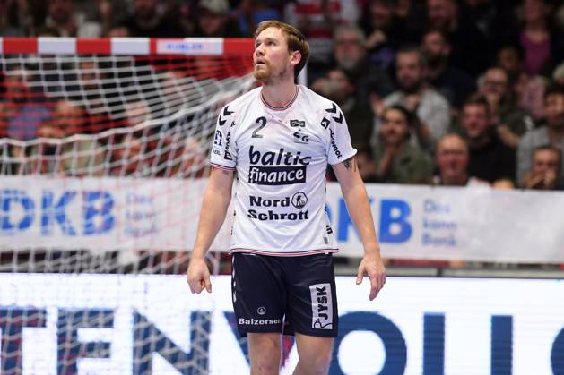 Simon Pytlick (SG Flensburg-Handewitt, 2) enttaeuscht, frustriert, Emotion schaut auf die Anzeigetafel , GER, MT Melsungen - SG Flensburg-Handewitt, Handball, DHB-Pokal, Viertelfinale, Saison 2024 2025, 19.12.2024, GER, MT Melsungen - SG Flensburg-Handewitt, Handball, DHB-Pokal, Viertelfinale, Saison 2024 2025, 19.12.2024 Kassel Copyright: xEibner-Pressefotox xRolandxSippelx EP_RSL