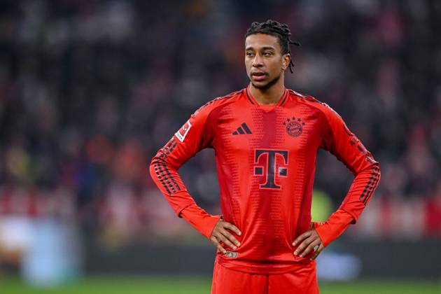 Michael Olise (FC Bayern Muenchen) Schaut waehrend des Spiels der 1. Bundesliga zwischen FC Bayern München und RB Leipzig, Allianz Arena am 20. December 2024 in München, Deutschland. (Foto von Harry Langer DeFodi Images) +++ Michael Olise (FC Bayern Muenchen) Looks on during the Bundesliga match between FC Bayern München and RB Leipzig at Allianz Arena on December 20, 2024 in Munich, Germany. (Photo by Harry Langer DeFodi Images) DFL regulations prohibit any use of photographs as image sequences and or quasi-video. Defodi-541_FCBRBL20241220_114