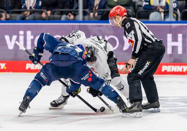 Linesperson David Tschirner fuehrt ein Bully Faceoff aus zwischen Markus Eisenschmid (EHC Red Bull Muenchen, 11) und Julian Chrobot (Grizzlys Wolfsburg, 40). GER, EHC Red Bull Muenchen vs. Grizzlys Wolfsburg, Eishockey, DEL, 32. Spieltag, Saison 2024 2025, 30.12.2024. GER, EHC Red Bull Muenchen vs. Grizzlys Wolfsburg, Eishockey, DEL, 32. Spieltag, Saison 2024 2025, 30.12.2024. Muenchen Copyright: xEibner-Pressefoto FranzxFeinerx EP_HFR