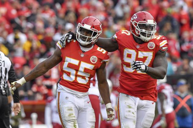 Arizona Cardinals vs. Kansas City Chiefs Kansas City Chiefs outside linebacker Dee Ford, left, is congratulated by defensive end Allen Bailey after Ford sacked Arizona Cardinals quarterback Josh Rosen on a fourth down play with 2:43 remaining in the fourth quarter on Sunday, Nov. 11, 2018 at Arrowhead Stadium in Kansas City, Mo. (John Sleezer Kansas City Star TNS) KANSAS CITY MO USA EDITORIAL USE ONLY Copyright: xx 1245306 JohnxSleezerx krtphotoslive845362