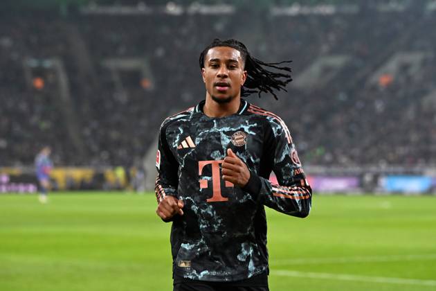 Michael Olise (FC Bayern Muenchen) schaut waehrend des Spiels der 1. Bundesliga zwischen Borussia Mönchengladbach und FC Bayern München, Stadion im Borussia-Park am 11. January 2025 in Mönchengladbach, Deutschland. (Foto von Ralf Treese DeFodi Images) +++ Michael Olise (FC Bayern Muenchen) looks on during the Bundesliga match between Borussia Mönchengladbach and FC Bayern München at Stadium in Borussia-Park on January 11, 2025 in Mönchengladbach, Germany. (Photo by Ralf Treese DeFodi Images) DFL regulations prohibit any use of photographs as image sequences and or quasi-video. Defodi-521_BMGFCB20250111_029