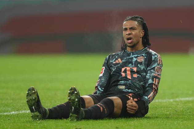Michael Olise (FC Bayern München) gestikuliert, Gestik waehrend des Spiels der 1. Bundesliga zwischen Borussia Mönchengladbach und FC Bayern München, Stadion im Borussia-Park am 11. January 2025 in Mönchengladbach, Deutschland. (Foto von Oliver Kaelke DeFodi Images) +++ Michael Olise (FC Bayern München) gestures during the Bundesliga match between Borussia Mönchengladbach and FC Bayern München at Stadium in Borussia-Park on January 11, 2025 in Mönchengladbach, Germany. (Photo by Oliver Kaelke DeFodi Images) DFL regulations prohibit any use of photographs as image sequences and or quasi-video. (Photo by Oliver Kaelke DeFodi Images) Defodi-678_2025_01_11_OK_BMGFCB_1686