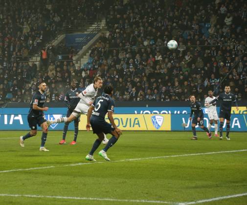 15.01.2025, xgrfx, Fussball 1.Bundesliga, VfL Bochum - FC St.Pauli emspor, v.l. Jackson Irvine (FC St. Pauli), Bernado Fernandes da Silva (VfL Bochum) (DFL DFB REGULATIONS PROHIBIT ANY USE OF PHOTOGRAPHS as IMAGE SEQUENCES and or QUASI-VIDEO) Bochum