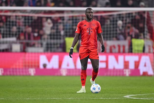 Dayot Upamecano (FC Bayern Muenchen) in Aktion, am Ball, Einzelaktion waehrend des Spiels der 1. Bundesliga zwischen FC Bayern München und TSG 1899 Hoffenheim, Allianz Arena am 15. January 2025 in München, Deutschland. (Foto von Harry Langer DeFodi Images) +++ Dayot Upamecano (FC Bayern Muenchen) controls the Ball during the Bundesliga match between FC Bayern München and TSG 1899 Hoffenheim at Allianz Arena on January 15, 2025 in Munich, Germany. (Photo by Harry Langer DeFodi Images) DFL regulations prohibit any use of photographs as image sequences and or quasi-video. Defodi-541_FCBTSG20250115_441