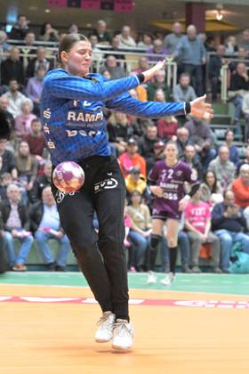 Marie Kristin Weiss (TusSies Metzingen, 12) im Tor TusSies Metzingen vs. HSG Blomberg-Lippe, Handball, HBF, 15.Ligaspieltag, Saison 2024 2025, 01.02.2025 TusSies Metzingen vs. HSG Blomberg-Lippe, Handball, HBF, 15.Ligaspieltag, Saison 2024 2025, 01.02.2025 Metzingen Copyright: xEibner-Pressefoto TobiasxBaurx EP_TBR