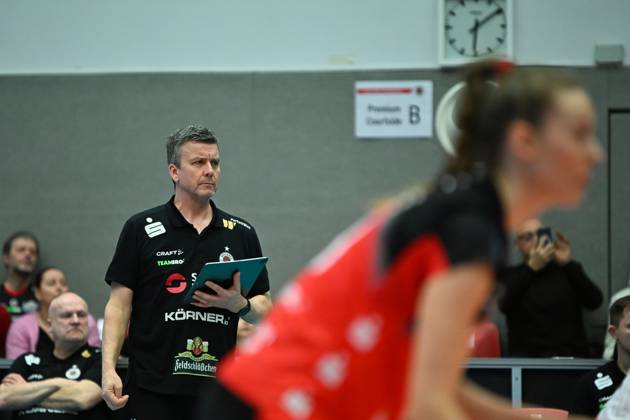 Alexander Waibl (Cheftrainer Dresdner SC) Dresdner SC vs. Schwarz Weiss Erfurt, 1. Volleyball Bundesliga Frauen, Spielzeit 2024 2025, 01.02.2025 Dresdner SC vs. Schwarz Weiss Erfurt, 1. Volleyball Bundesliga Frauen, Spielzeit 2024 2025, 01.02.2025 Dresden Copyright: xEibner-Pressefoto xHoepnerx EP_PHR