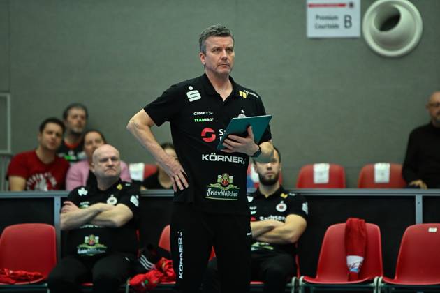 Alexander Waibl (Cheftrainer Dresdner SC) Dresdner SC vs. Schwarz Weiss Erfurt, 1. Volleyball Bundesliga Frauen, Spielzeit 2024 2025, 01.02.2025 Dresdner SC vs. Schwarz Weiss Erfurt, 1. Volleyball Bundesliga Frauen, Spielzeit 2024 2025, 01.02.2025 Dresden Copyright: xEibner-Pressefoto xHoepnerx EP_PHR