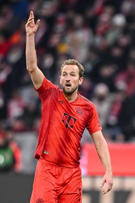 Harry Kane (FC Bayern Muenchen) gestikuliert, gestik waehrend des Spiels der 1. Bundesliga zwischen FC Bayern München und SV Werder Bremen, Allianz Arena am 07. February 2025 in München, Deutschland. (Foto von Harry Langer DeFodi Images) +++ Harry Kane (FC Bayern Muenchen) gestures during the Bundesliga match between FC Bayern München and SV Werder Bremen at Allianz Arena on February 7, 2025 in Munich, Germany. (Photo by Harry Langer DeFodi Images) DFL regulations prohibit any use of photographs as image sequences and or quasi-video. (Photo by Harry Langer DeFodi Images) DFL regulations prohibit any use of photographs as image sequences and or quasi-video. Defodi-541_FCBSVW20250207_311