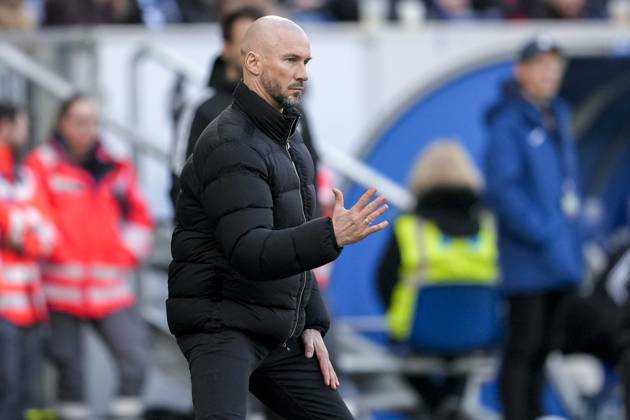 Christian Ilzer (Trainer, Cheftrainer, Hoffenheim), gibt Anweisungen, gestikuliert, mit den Armen gestikulieren, Einzelbild, Einzelfoto, Aktion, Action, 08.02.2025, Sinsheim (Deutschland), Fussball, Bundesliga, TSG 1899 Hoffenheim - 1. FC Union Berlin, DFB DFL REGULATIONS PROHIBIT ANY USE OF PHOTOGRAPHS AS IMAGE SEQUENCES AND OR QUASI-VIDEO.