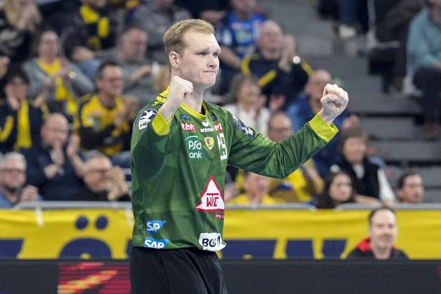 David Späth (Torwart, RNL, 29), Spieler der Rhein-Neckar-Löwen, Jubel, jubeln, jubelt, celebration, Freude, freuen, freut sich, zuversichtlich, optimistisch, positiv, Spielszene, 13.02.2025, Mannheim (Deutschland), Handball, Bundesliga, Rhein-Neckar Löwen - SG BBM Bietigheim