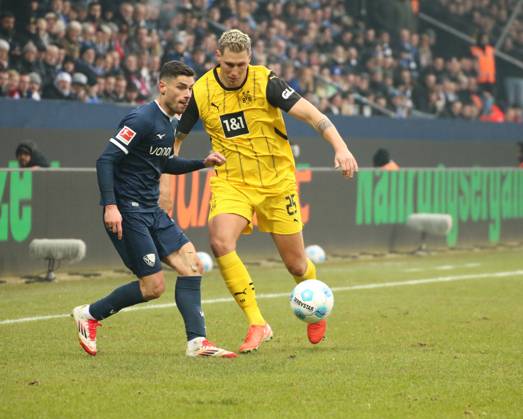 15.02.2025, xgrfx, Fussball 1.Bundesliga, VfL Bochum - Borussia Dortmund v.l. Georgios Masouras (VfL Bochum), Niklas Süle (Borussia Dortmund) (DFL DFB REGULATIONS PROHIBIT ANY USE OF PHOTOGRAPHS as IMAGE SEQUENCES and or QUASI-VIDEO) Bochum