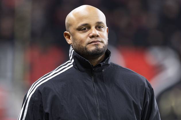 Vincent Kompany (FC Bayern München, Cheftrainer). Leverkusen, Fussball 1.Bundesliga 22. Spieltag, Spieltag 22, Bayer 04 Leverkusen - FC Bayern München, 15.02.2024, BayArena, Leverkusen. DFL regulations prohibit any use of photographs as image sequences and or quasi-video Â