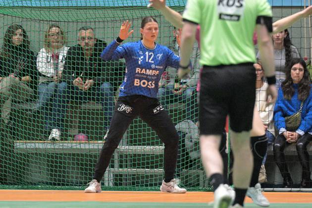 Marie Kristin Weiss (TusSies Metzingen, 12) im Tor TusSies Metzingen vs. BSV Sachsen Zwickau, Handball, HBF, 17.Ligaspieltag, Saison 2024 2025, 15.02.2025 TusSies Metzingen vs. BSV Sachsen Zwickau, Handball, HBF, 17.Ligaspieltag, Saison 2024 2025, 15.02.2025 Metzingen Copyright: xEibner-Pressefoto TobiasxBaurx EP_TBR