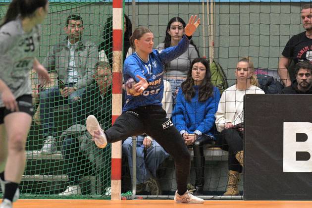 Marie Kristin Weiss (TusSies Metzingen, 12) im Tor TusSies Metzingen vs. BSV Sachsen Zwickau, Handball, HBF, 17.Ligaspieltag, Saison 2024 2025, 15.02.2025 TusSies Metzingen vs. BSV Sachsen Zwickau, Handball, HBF, 17.Ligaspieltag, Saison 2024 2025, 15.02.2025 Metzingen Copyright: xEibner-Pressefoto TobiasxBaurx EP_TBR