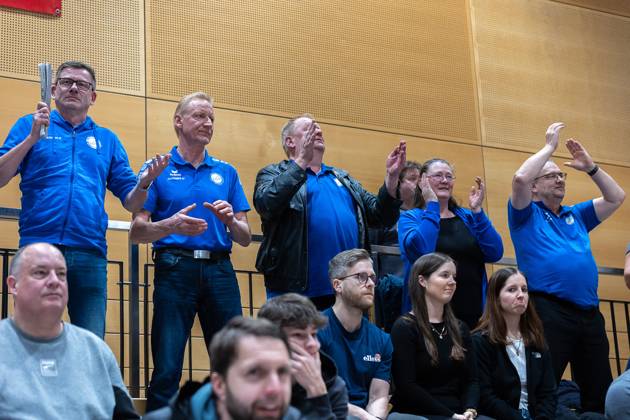 Fan, Fans, Zuschauer, jubelt, Jubel, positive Emotionen, positive Emotion, SV Schwaig Volleyball - Blue Volleys Gotha, Volleyball, 2. Bundesliga Sued, , 15.02.2025 SV Schwaig Volleyball - Blue Volleys Gotha, Volleyball, 2. Bundesliga Sued, , 15.02.2025 Schwaig Copyright: xEibner-Pressefoto G.xSantemizx EP_GSZ