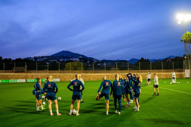 250217 Players of Sweden during a training session with the women s national football team of Sweden on February 17, 2025 in Marbella. Photo: Ludvig Thunman BILDBYRAN kod LT LT0676 fotboll football soccer fotball träning practice training sverige sweden dam bbeng Copyright: LUDVIGxTHUNMAN BB250217LT008