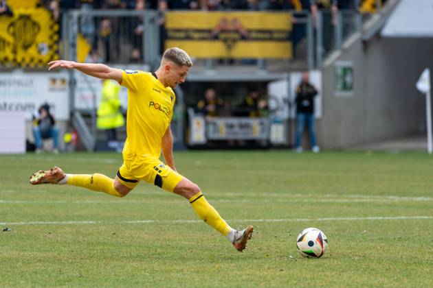 Lukas Scepanik (Alemannia Aachen, 08) TSV Alemannia Aachen vs. Borussia Dortmund II, Fussball, 3. Liga, 25. Spieltag, Saison 2024 2025, 22.02.2025 TSV Alemannia Aachen vs. Borussia Dortmund II, Fussball, 3. Liga, 25. Spieltag, Saison 2024 2025, 22.02.2025 Aachen Copyright: xEibner-Pressefoto JustinxDerondex EP_JDU