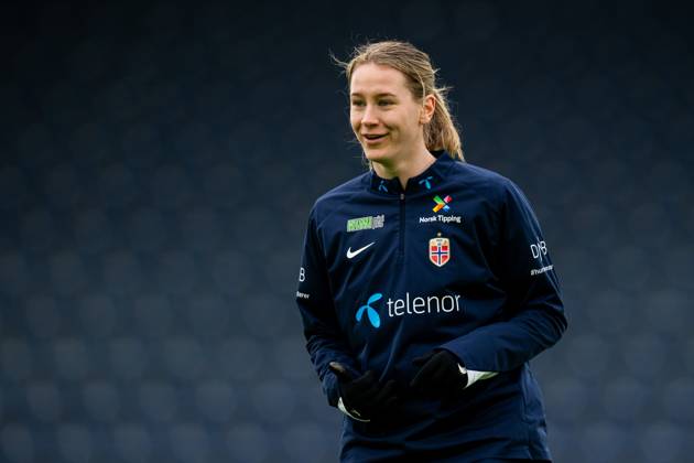 250224 Elisabeth Terland of the Norwegian women s national football team during a training session on February 24, 2025 in Stavanger. Photo: Vegard Grott BILDBYRAN kod VG VG0717 bbeng fotboll football soccer fotball norge norway women dam nations league träning practice training trening Copyright: VEGARDxGRoTT BB250224VG006