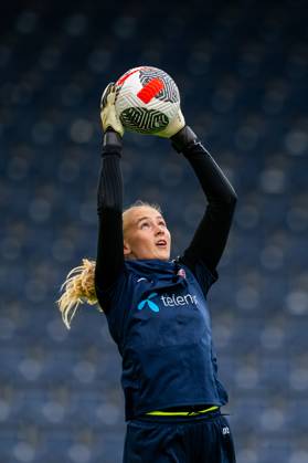 250224 Goalkeeper Selma Panengstuen of the Norwegian women s national football team during a training session on February 24, 2025 in Stavanger. Photo: Vegard Grott BILDBYRAN kod VG VG0717 bbeng fotboll football soccer fotball norge norway women dam nations league träning practice training trening Copyright: VEGARDxGRoTT BB250224VG022