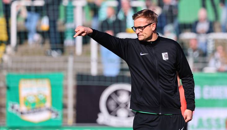 Leipzig, 02.03.2025, Alfred-Kunze-Sportpark,Fußball Regionalliga NO, Spieltag 24 , BSG CHEMIE LEIPZIG vs. CHEMNITZER FC , Im Bild: David Bergner (Interims-Trainer Chemie Leipzig) , Nur für journalistische Zwecke. Only for editorial use! ,
