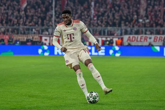 Alphonso Davies (FC Bayern Muenchen, 19) mit Ball, GER, FC Bayern Muenchen vs. Bayer 04 Leverkusen, Fussball, UEFA Champions League, Achtelfinale Hinspiel, Spielzeit 2024 2025, 05.03.2025, GER, FC Bayern Muenchen vs. Bayer 04 Leverkusen, Fussball, UEFA Champions League, Achtelfinale Hinspiel, Spielzeit 2024 2025, 05.03.2025 Muenchen Copyright: xEibner-Pressefoto JennixMaulx EP_JML