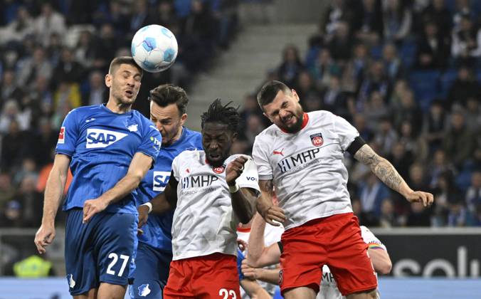Strafraumszene, Torraumszene Kopfballduell Zweikampf Aktion Andrej Kramaric TSG 1899 Hoffenheim (27) Haris Tabakovic TSG 1899 Hoffenheim (26) Omar Haktab Traore 1. FC Heidenheim 1846 FCH (23) Marnon Busch 1. FC Heidenheim 1846 FCH (02) TSG 1899 Hoffenheim vs 1. FC Heidenheim 1846 FCH 09.03.2025 DFL REGULATIONS PROHIBIT ANY USE OF PHOTOGRAPHS AS IMAGE SEQUENCES AND OR QUASI-VIDEO TSG 1899 Hoffenheim vs 1. FC Heidenheim 1846 FCH