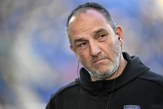 vor Spielbeginn: Trainer Coach Frank Schmidt 1. FC Heidenheim 1846 FCH Portrait nachdenklich TSG 1899 Hoffenheim vs 1. FC Heidenheim 1846 FCH 09.03.2025 DFL REGULATIONS PROHIBIT ANY USE OF PHOTOGRAPHS AS IMAGE SEQUENCES AND OR QUASI-VIDEO TSG 1899 Hoffenheim vs 1. FC Heidenheim 1846 FCH