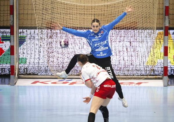 HANDBALL FRAUEN 1. BUNDESLIGA 19. SPIELTAG THC - HB LUDWIGSBURG ** NUR FÜR REDAKTIONELLE ZWECKE ** EDITORIAL USE ONLY **<p>15 03 2025-Bad Langensalza: Handball Frauen 1. Bundesliga Frauen Saison 2024-2025 Salzhalle 19. Spieltag Thüringer HC - HB Ludwigsburg im Foto: Torhueterin Dinah Eckerle 12 (Thüringer HC) ( Deutschland Thueringen Bad Langensalza Copyright: SaschaxFromm