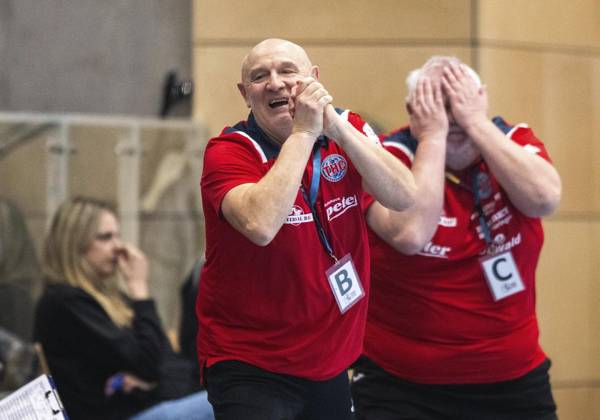 HANDBALL FRAUEN 1. BUNDESLIGA 19. SPIELTAG THC - HB LUDWIGSBURG ** NUR FÜR REDAKTIONELLE ZWECKE ** EDITORIAL USE ONLY **<p>15 03 2025-Bad Langensalza: Handball Frauen 1. Bundesliga Frauen Saison 2024-2025 Salzhalle 19. Spieltag Thüringer HC - HB Ludwigsburg im Foto: Trainer Herbert Mueller (Thüringer HC). Co-Trainer Helfried Mueller (Thüringer HC) ( Deutschland Thueringen Bad Langensalza Copyright: SaschaxFromm