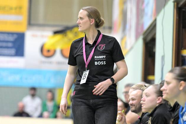 Miriam Hirsch (TusSies Metzingen, Trainerin) TusSies Metzingen vs. BVB Borussia Dortmund Handball, Handball, HBF, 19.Ligaspieltag, Saison 2024 2025, 15.03.2025 TusSies Metzingen vs. BVB Borussia Dortmund Handball, Handball, HBF, 19.Ligaspieltag, Saison 2024 2025, 15.03.2025 Metzingen Copyright: xEibner-Pressefoto TobiasxBaurx EP_TBR